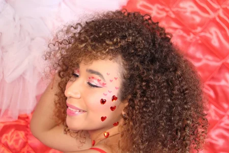 EmmaLawrence_ MY SEXY HAIR Gambar 5