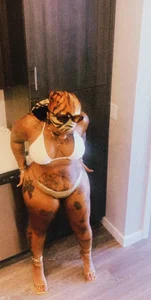 Lewinskimeets's XXX Nude Photo 3