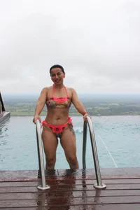 veronika_naughty Sunday at the pool Foto 3