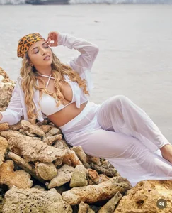 Chloe_Rain Public 사진