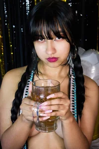 DakotaHoland OCTOBER FEST 2025🔥🍻🍻 টি ছবি