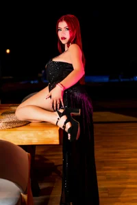 SamanthaPierce The lady of red🔥 Pic