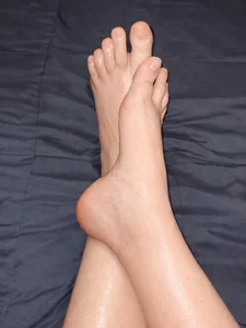 Feet de FootConfessions  4 Imagens