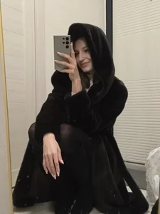 AvelinaSchepp Heeey Pic 5