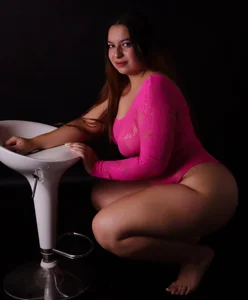 chloe_leroy_ Delicious curves Pic 5