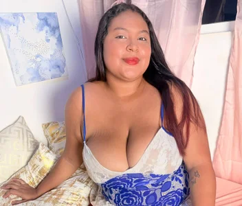 Valeen_rodriiguezz: a hot and naughty girl ( 2 фото)