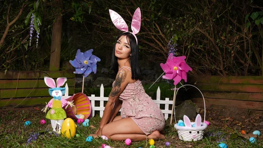 emily_dempsey Easter Sin 🐰💞  7টি ছবি