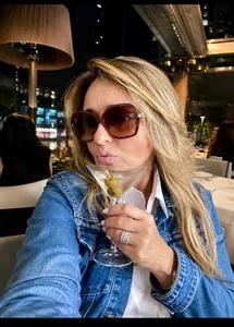 Spend time with your sugar mommy✨💦 de Tamara-Hall  2 Imagens