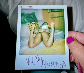 ValTheMilf's photo