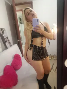 IvanaBliss kullanıcısının Just imagining what we could be together... gives me chills in my stomach albümü -  6 fotoğraf