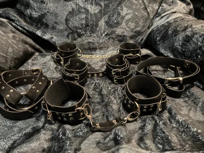 KaydenGray Handcuffs, chokers, armlets slika