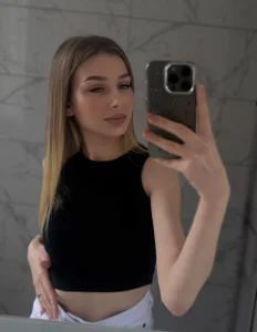 Eva_Ellis I am who I am Pic