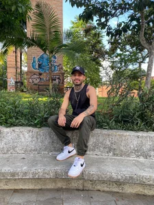 Public od ethan_official  4 snímek