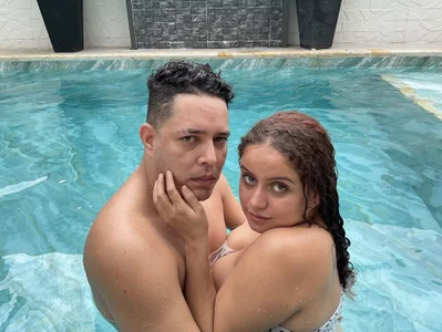 Revenge-Couple new photos in the pool Pic 7