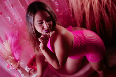 MiiaHot Public Immagine  3