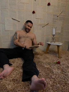 jonasbeards Thoughtful and romantic bohemian รูป  5