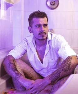 Welcome de Chriss_Hunt  4 Imagens