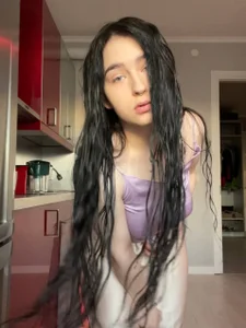 Yammy_YumiYumi shows off in front of the camera :D图片