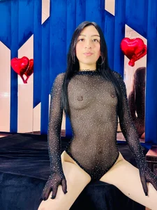 CristalHotRs Today’s energy? Unmatched. 🔥 Foto 6