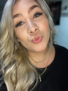 leahtemptation3 kiss Foto