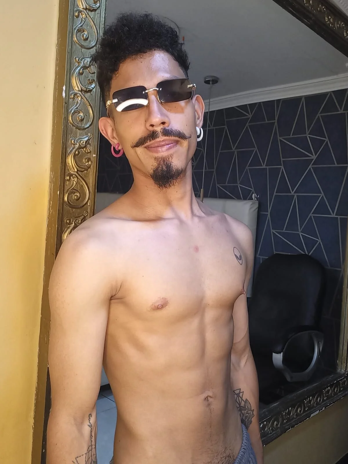 NoaahTylor-এর ট্রেন্ডিং  8453টি ছবি