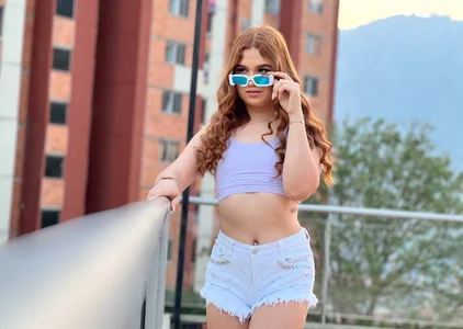 Sofia_Girl_ A LITTLE CASUAL Pic