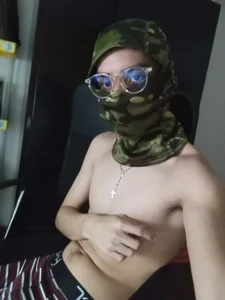 ZHoster24 Sesión Con Mascara Foto