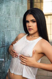 Martina-Roberts- Wet shirt, seductive face Pic 5