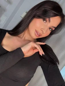 FeliciaKogen wanna bite my lips? Hình