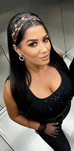 JuliaCoral Public Poză 2