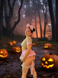 ScarlettParker Sweet or naughty? 🥵🎃 Pic