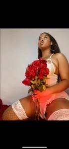 mitschellfox21のSan Valentín 🫶🏽🌸の 2枚の写真