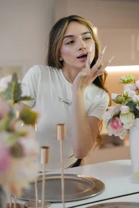 Jenny_Harrington In flowers Pic 2