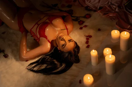 AlisonFenty I love red roses. Pic 2