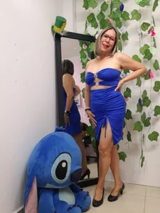 victoria_wayne Sexy blue Pic 2