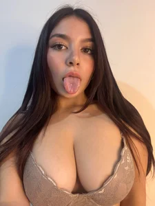 GODDESS_zyrene Public Pic