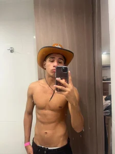 Damondark Public Pic