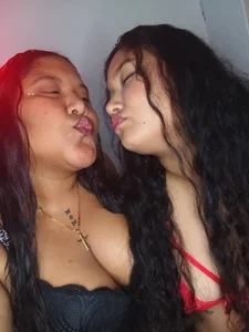 VaneandRossy 🥵 Gambar 3