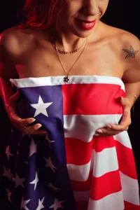 StarMilf INDEPENDENCE 🗽 টি ছবি