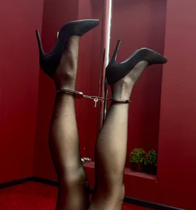 naughty policewoman od Ariella_xxx  7 snímek