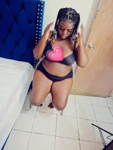 MiaDiamond__ 😊🍑 Pic 4