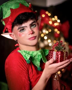 I'M YOUR CHRISTMAS ELF✨ de PRINCE_STEV  2 Imagens