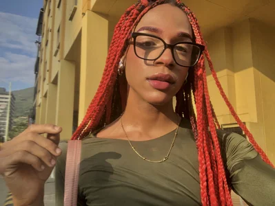 DakotaRosee A little of sun. 😁 Pic 2