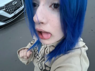 emilia_off0 Public Pic 5