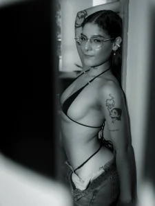 Little_Lau1 BLACK & WHITE 🖤🤍 Pic 8