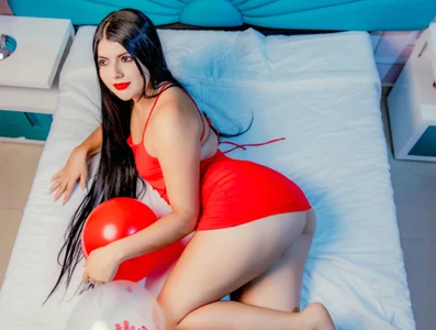 sophie_bonny Red pasion 🥵 Pic 3