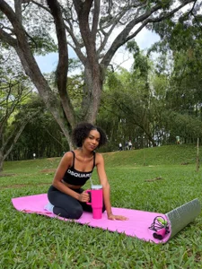 aylacallowey My fitter side also seduces 🌞 Foto 3