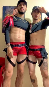 Hot_Sharks_ Public Bilde 5