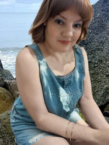 stefanyharper16 woman on the rocks Hình 3