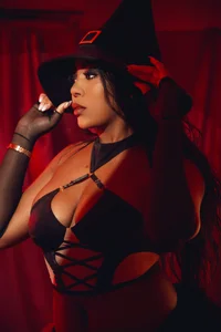 Lola_KingのWitch by night, sin by day. 🎃🔥の 4枚の写真